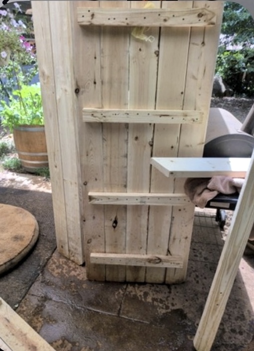 Carpentry and outdoor projects — del portafolio de trabajo de Austin h. en Cool