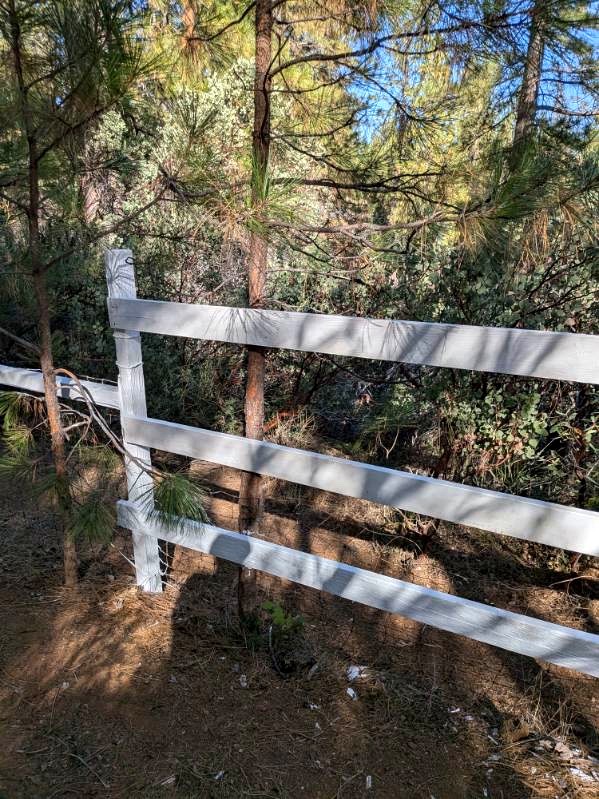Fence installation and repair — del portafolio de trabajo de Austin h. en Cool